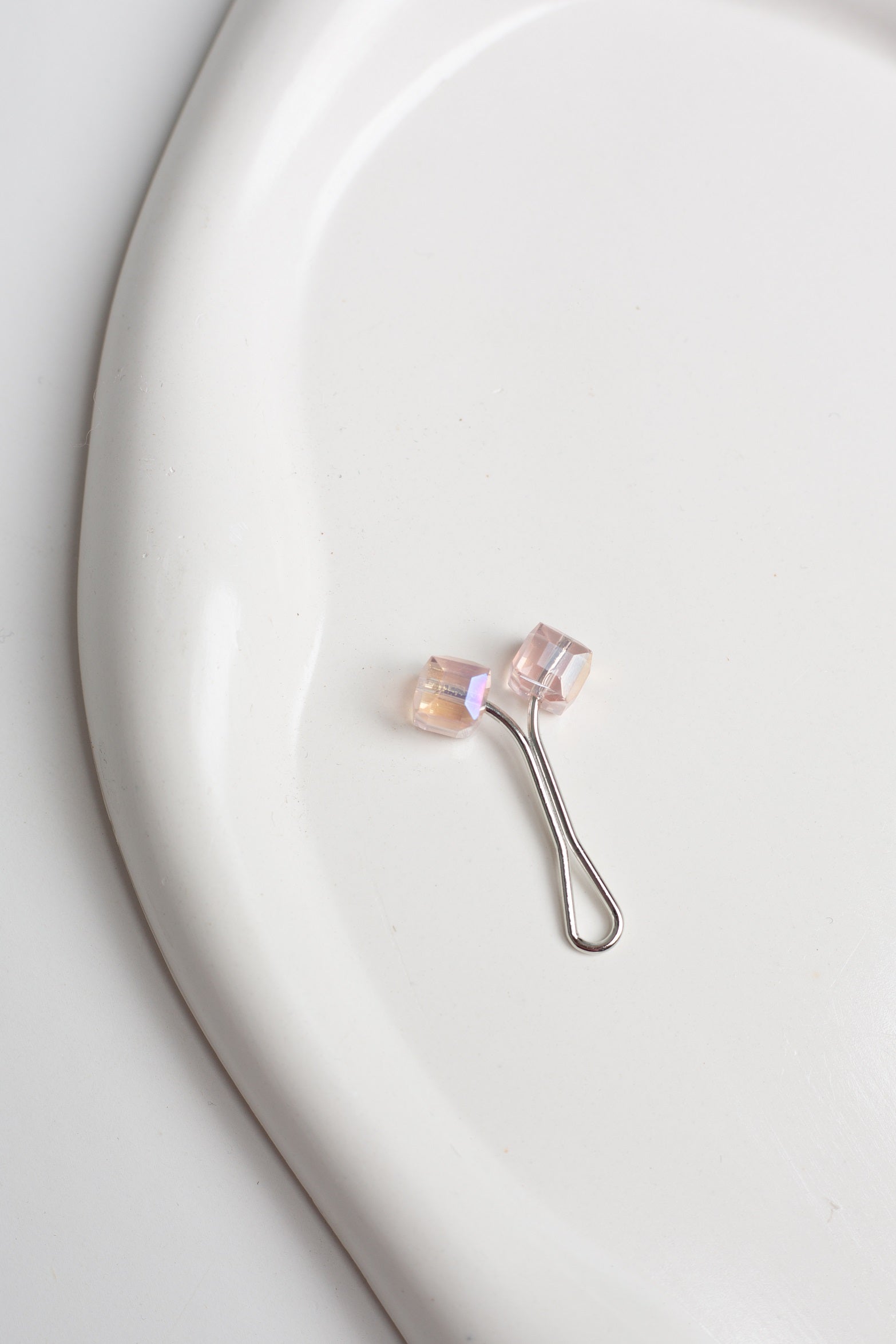 Stone Clips Pin