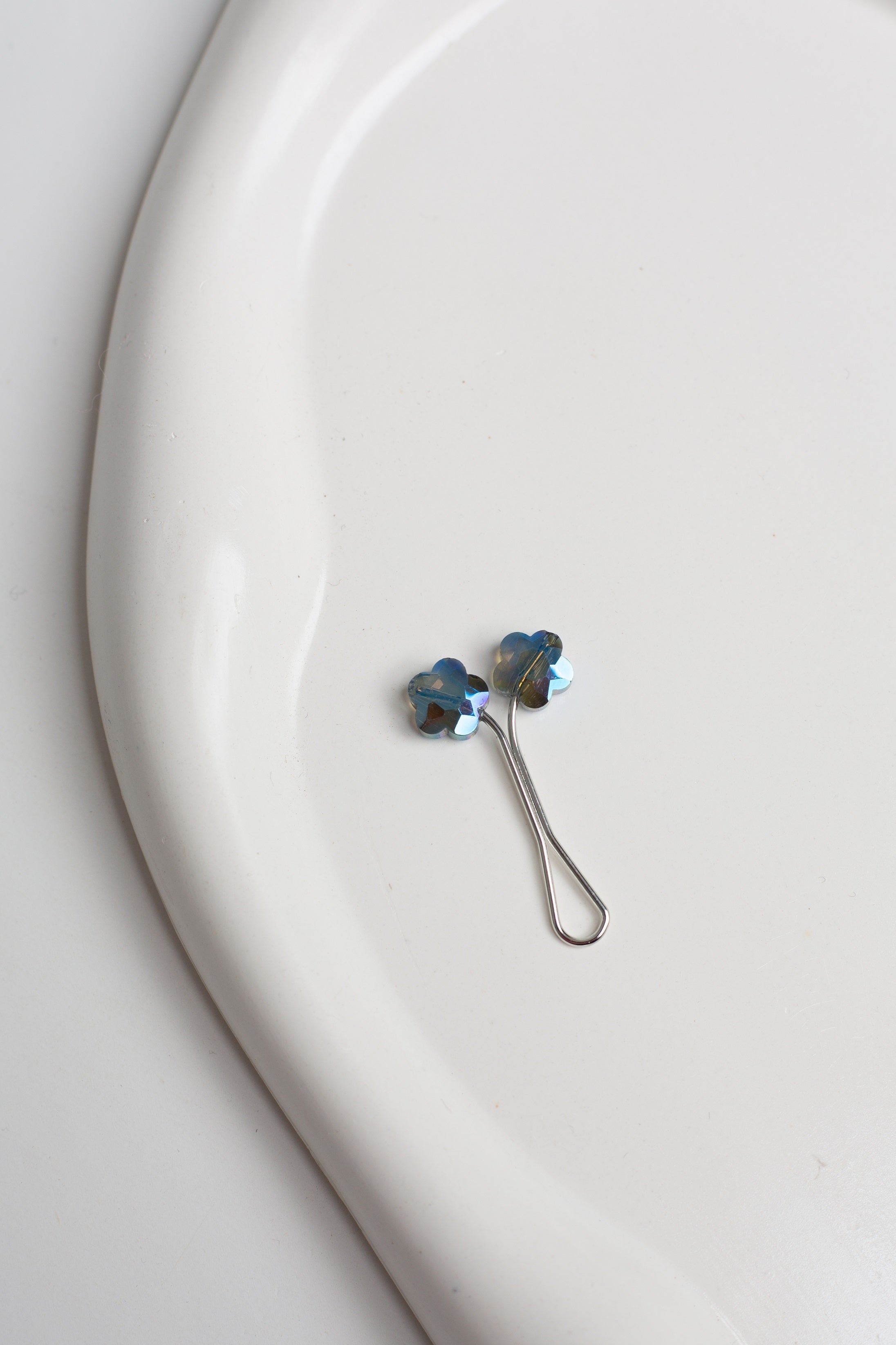 Flower Clips Pin