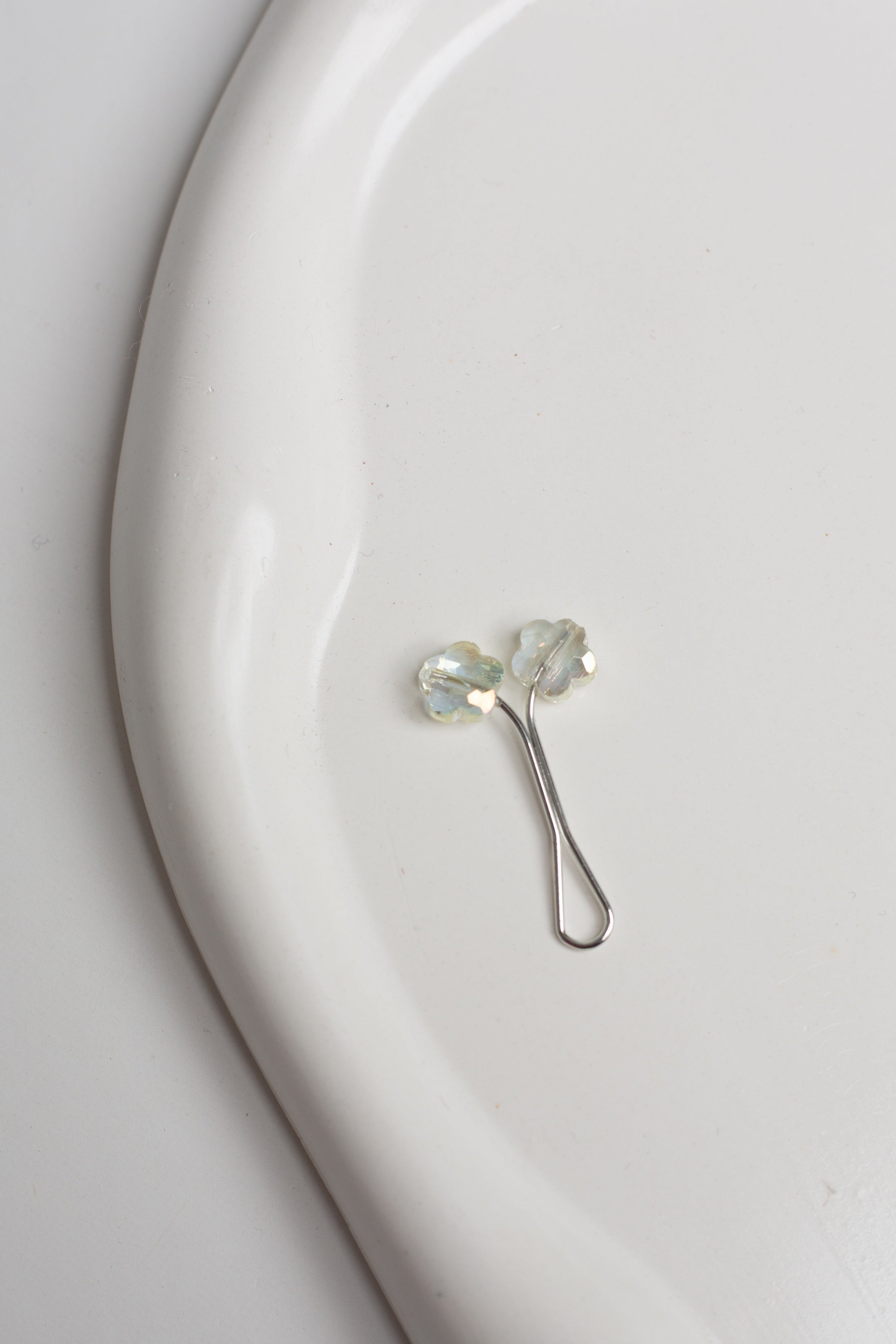 Flower Clips Pin