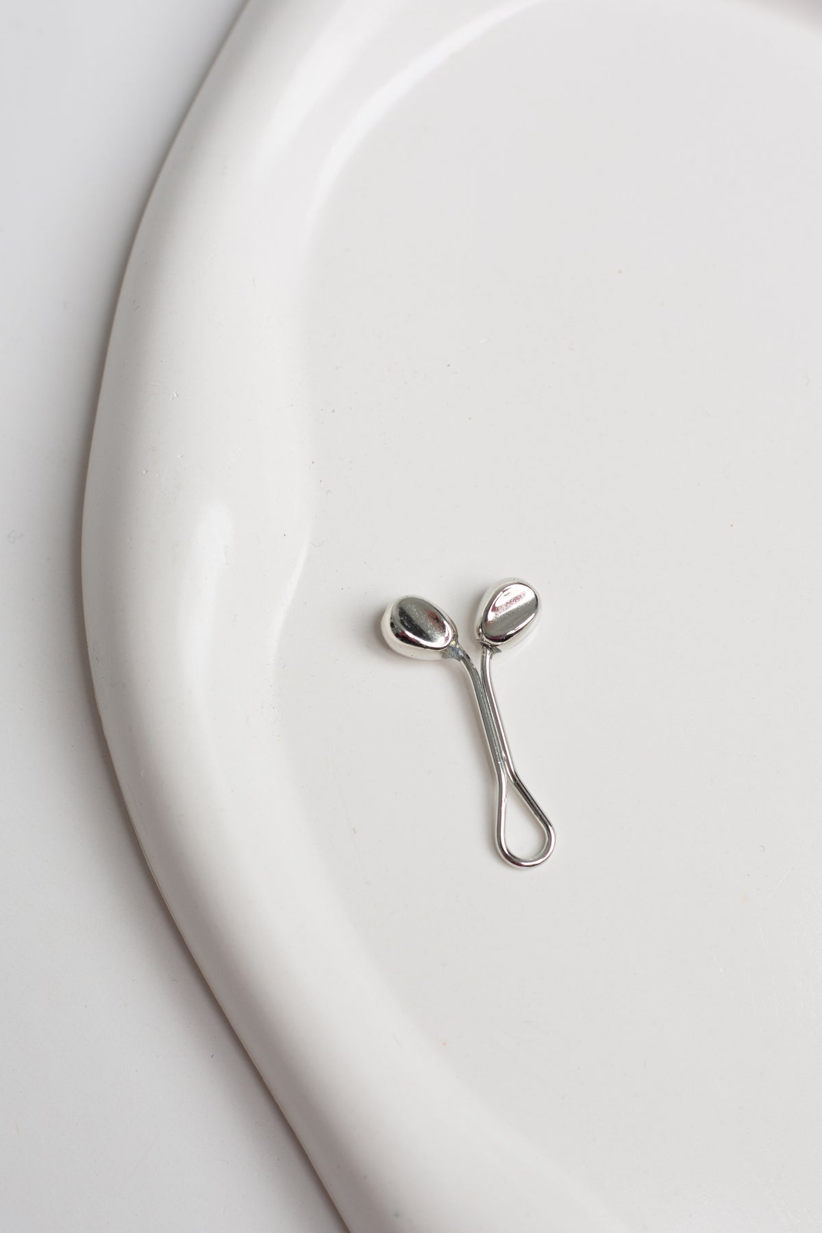 Wing Clips Pin