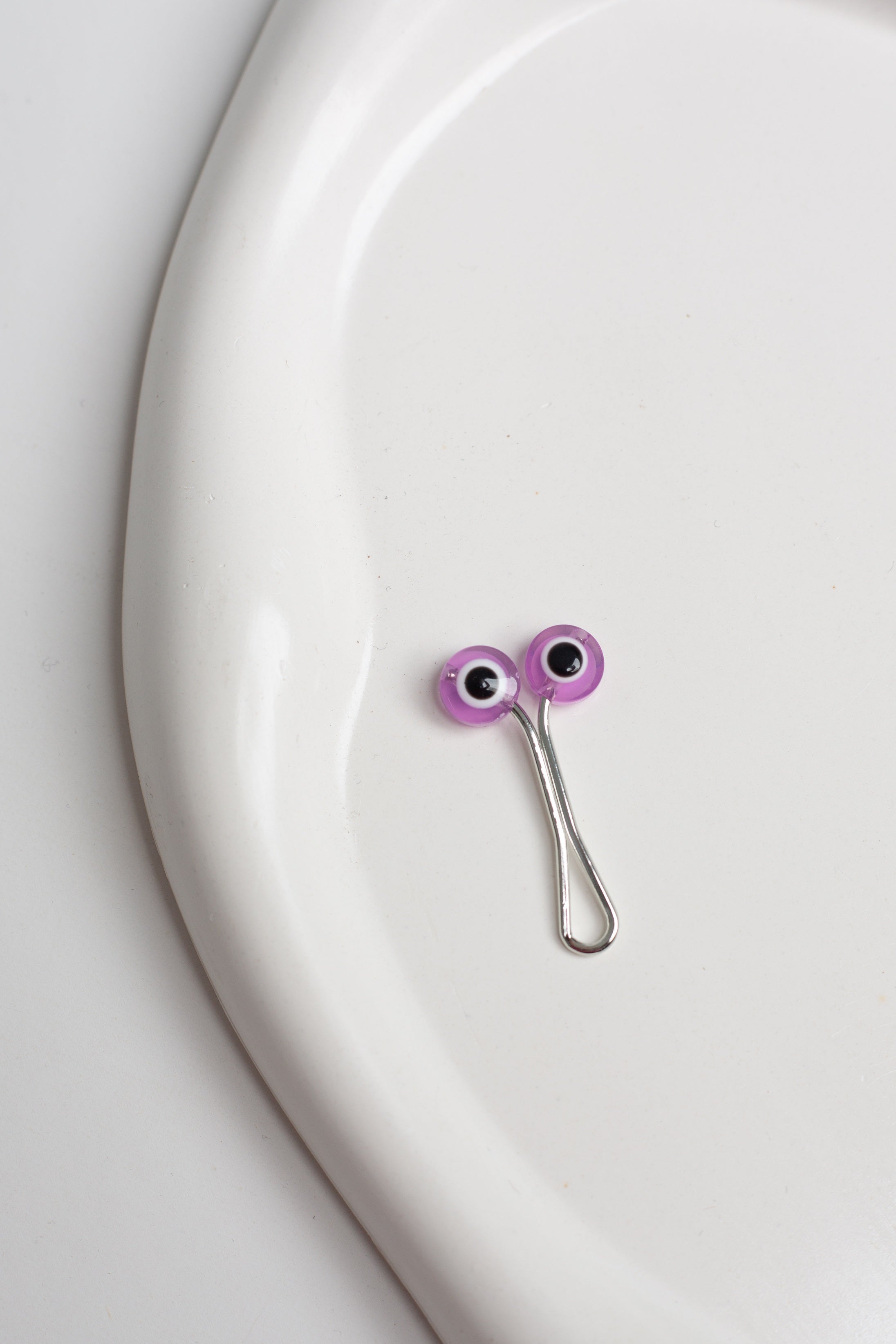Eyes Clips Pin