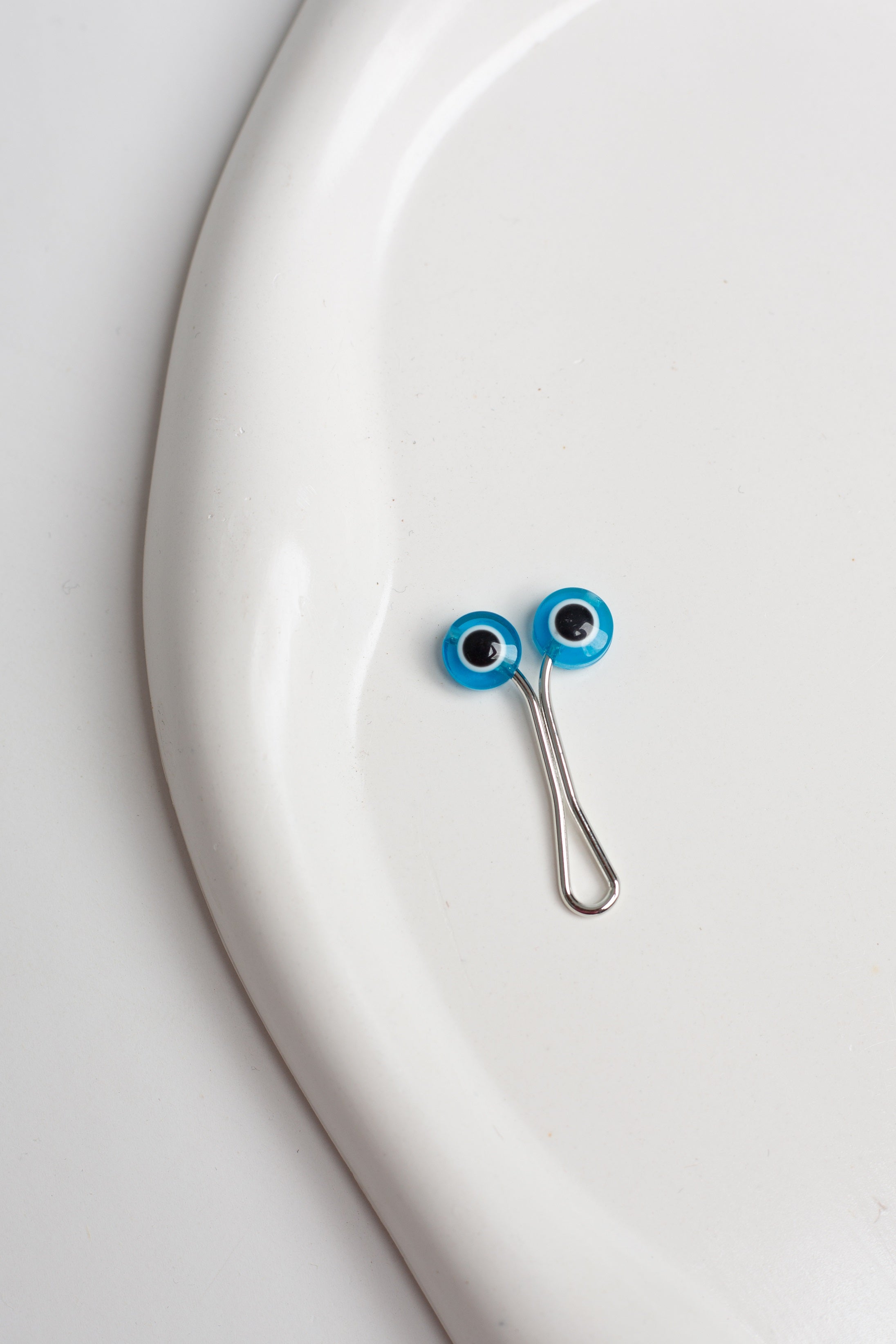 Eyes Clips Pin