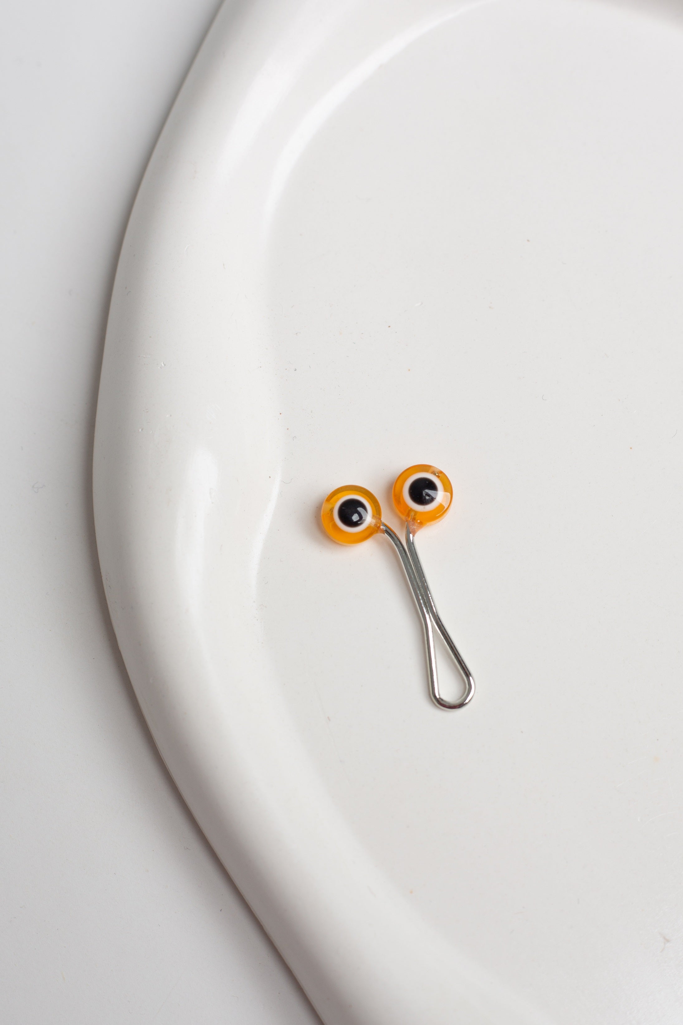 Eyes Clips Pin