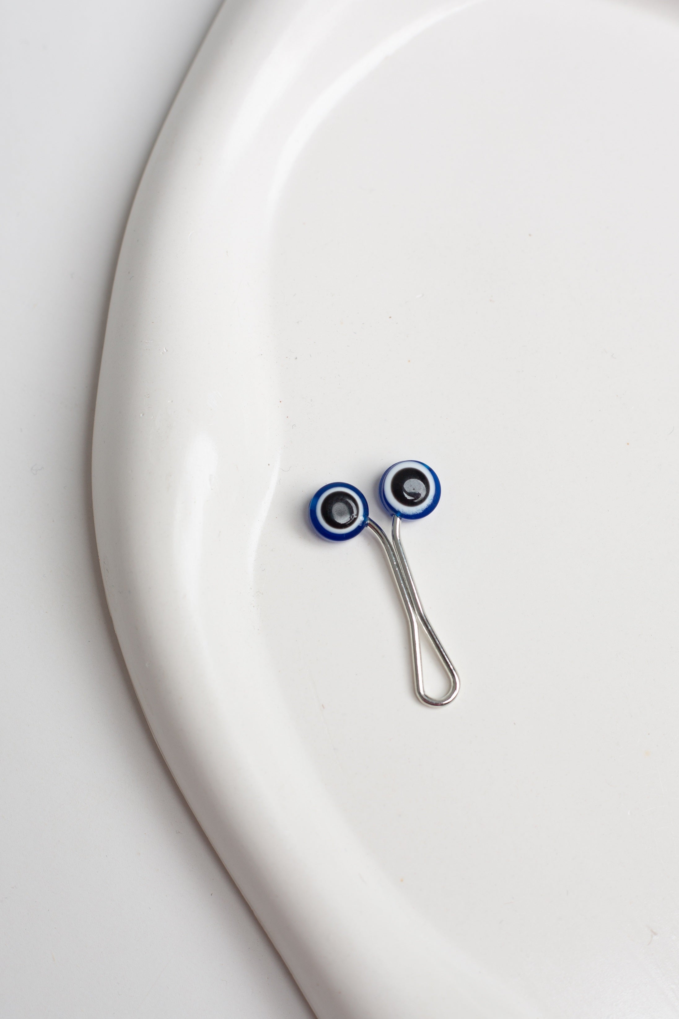Eyes Clips Pin