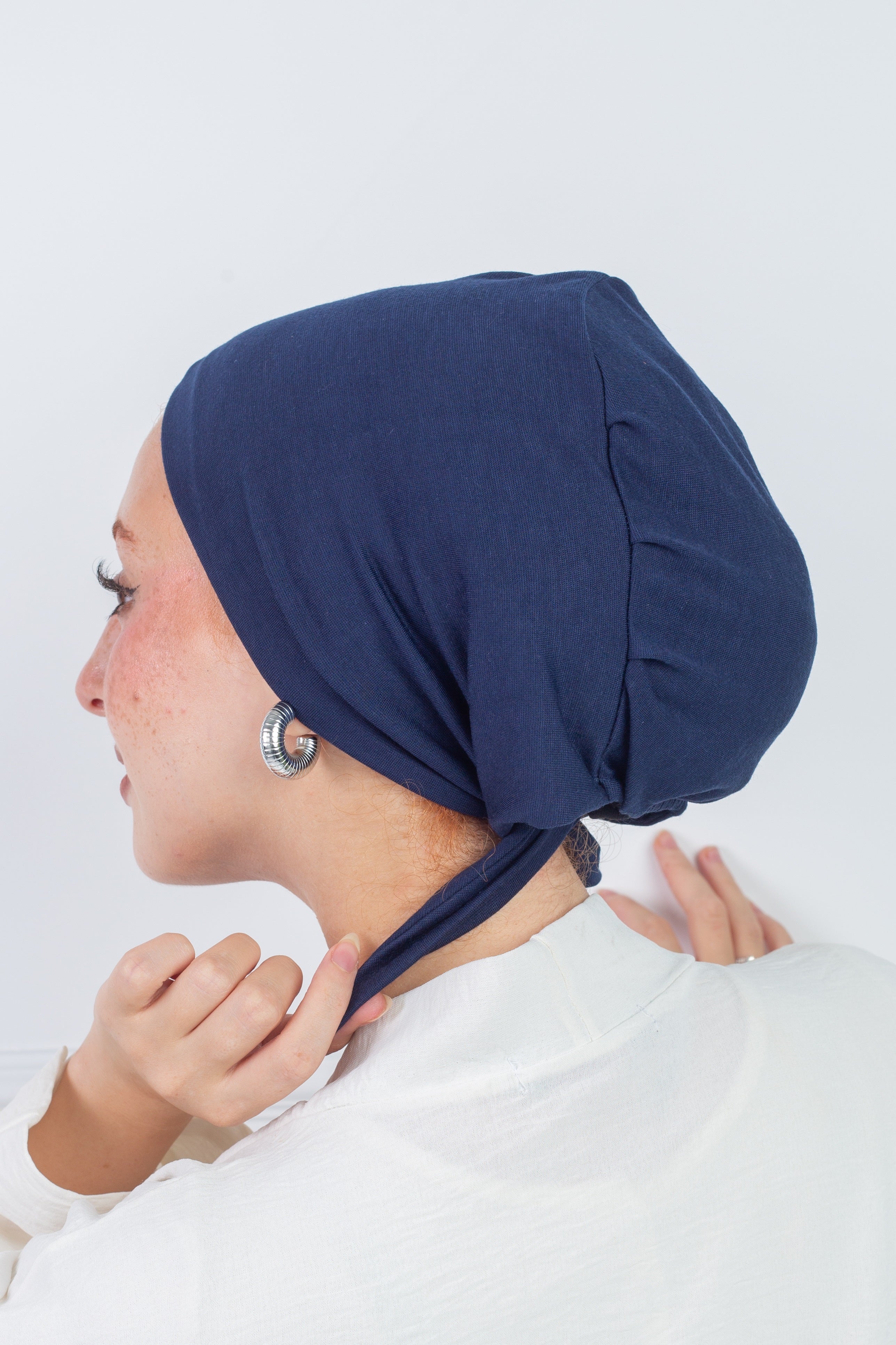 No Thread Bonnet With Ribbon