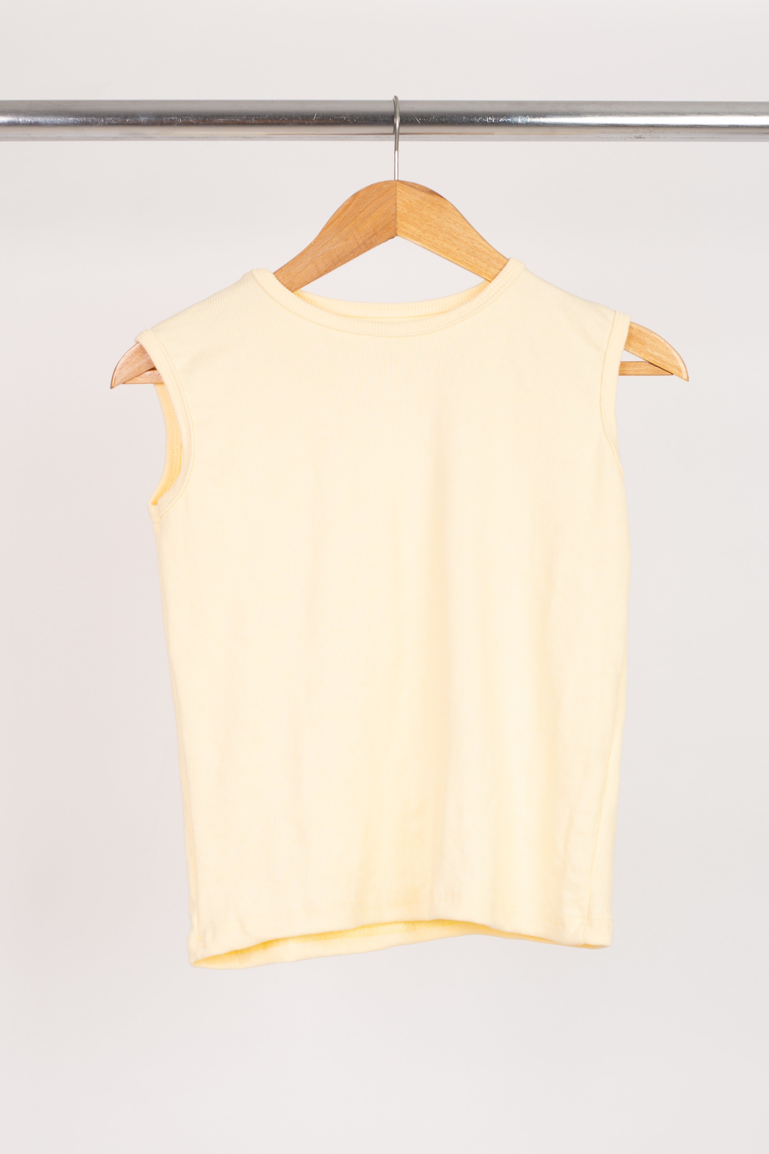 Sleeveless Plain ribbed top