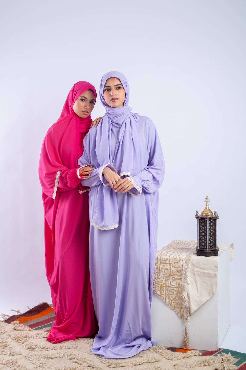 Relaxed Isdal – Plain liliac viscose Isdal with lace details, anti-shrink, fits up to 95 kg
