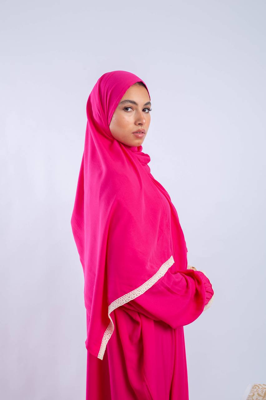 Relaxed Isdal – Plain hot pink viscose Isdal with lace details, anti-shrink, fits up to 95 kg