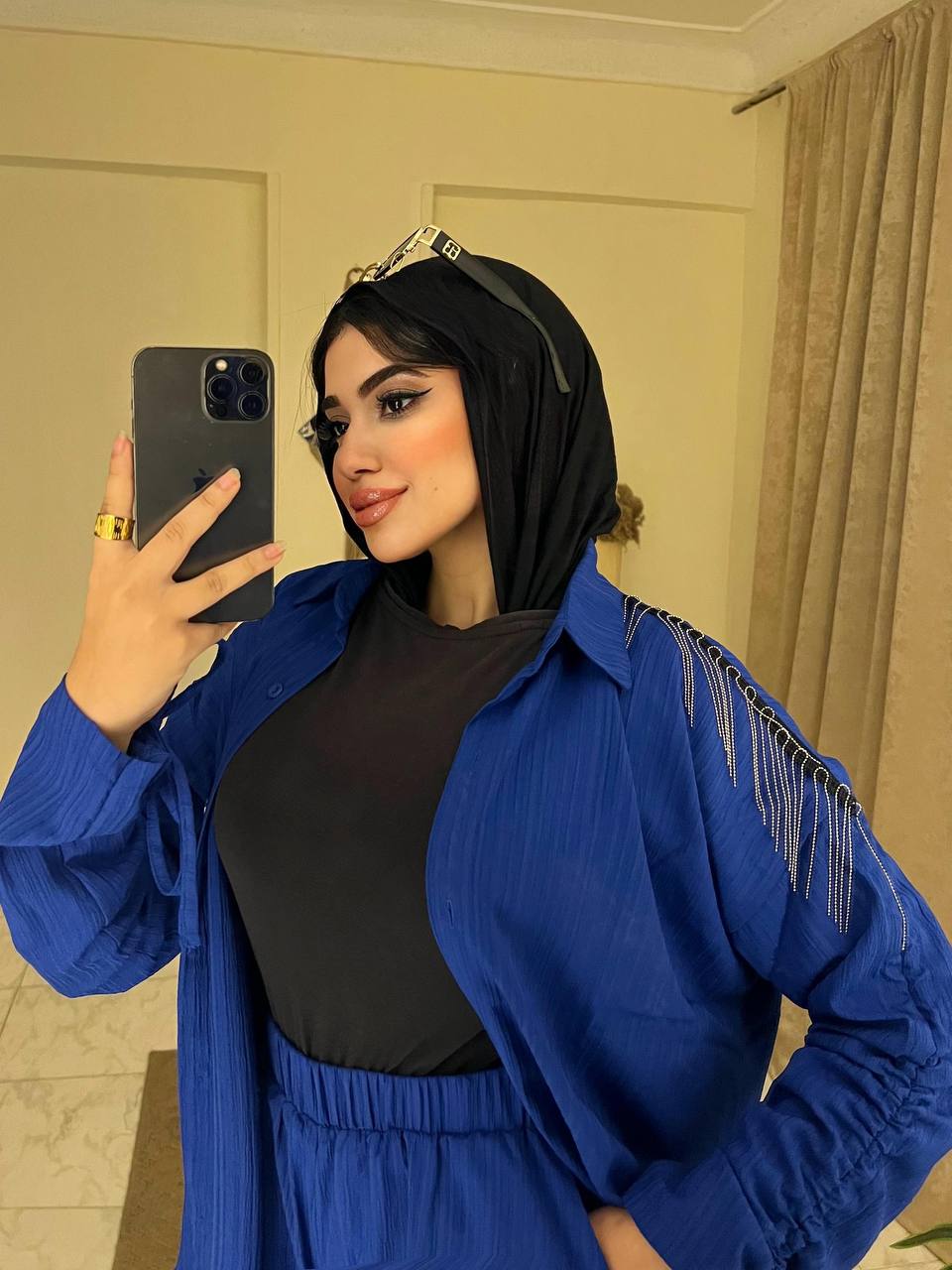 Strass blouse by Jessy – Two-piece Fresca cotton suit with shoulder chains, fits up to 85 kgin color Royal Blue